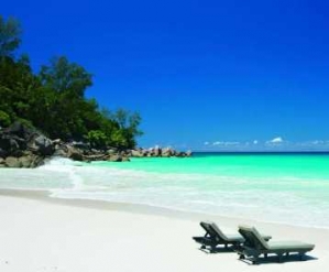 Seychelles Elegant Beachfront Luxury